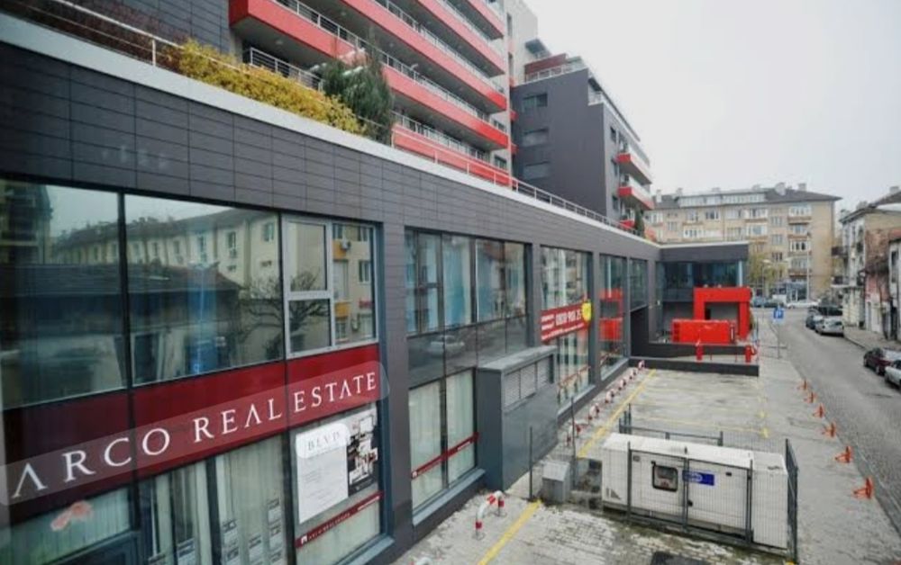 Дава се под наем Гараж / Паркомясто в София, Оборище - 15 кв.м за 178.5 € - Снимка #1