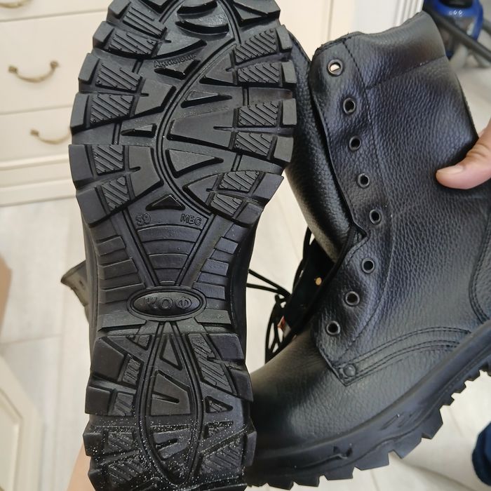 Продаю Берцы зиные и летние