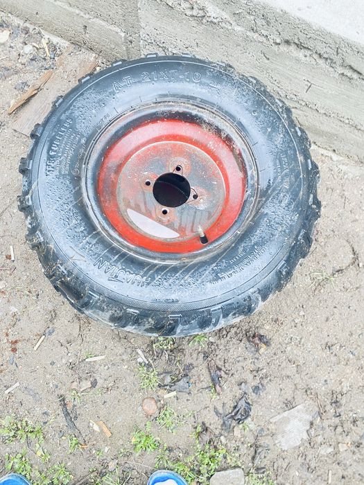 Продам 2болоны квадроцикла