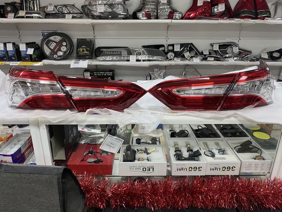 Задние фонари на Camry 70