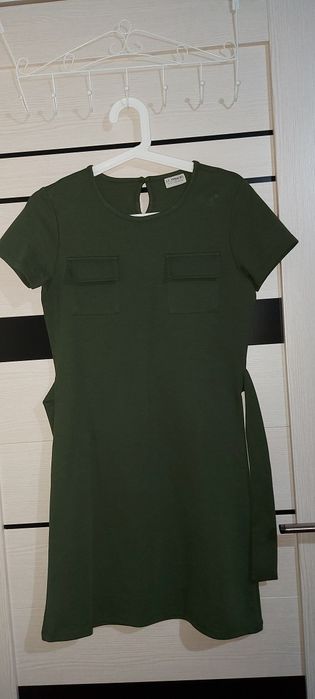 Продам платья женские