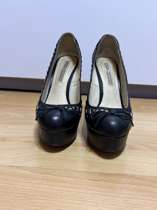 Обувки на висок ток Buffalo