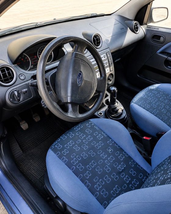 FORD FIESTA 1.25 BENZINĂ – 2005 – 170.000 km
