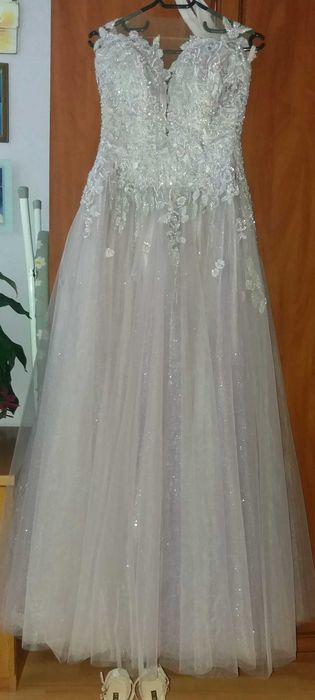 Рокля за абитуриентски бал