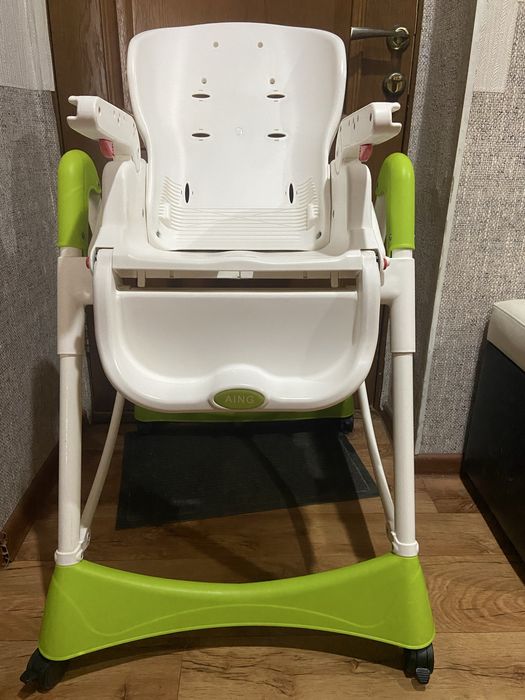 Стульчик для кормления 0+