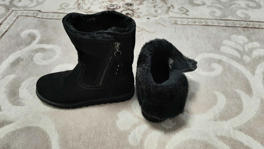 Ghete Skechers marimea 37
