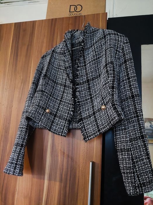 Късо сако от букле