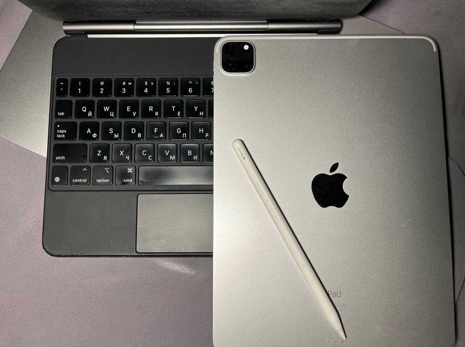 iPad Pro 11" M1 | 128GB + Magic Keyboard + Apple Pencil