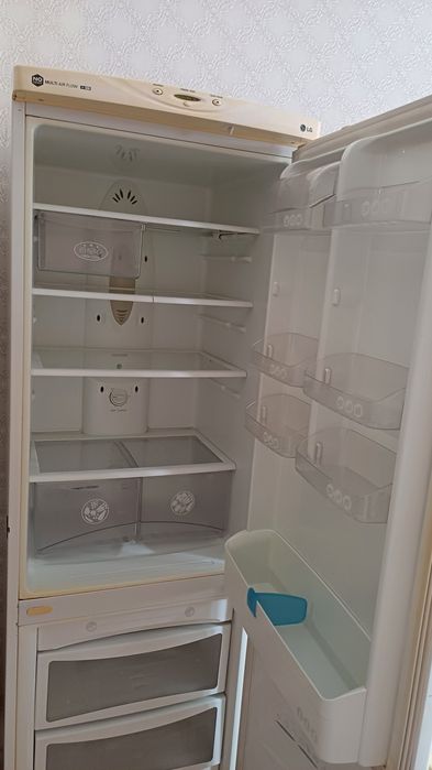 Продам холодильник