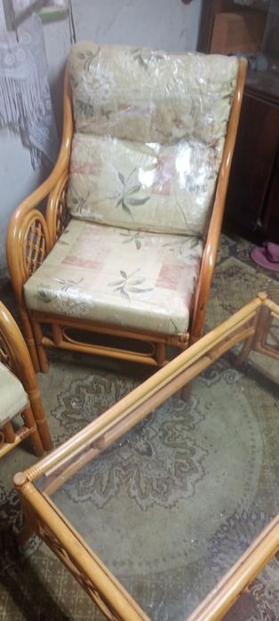 Масичка с две кресла