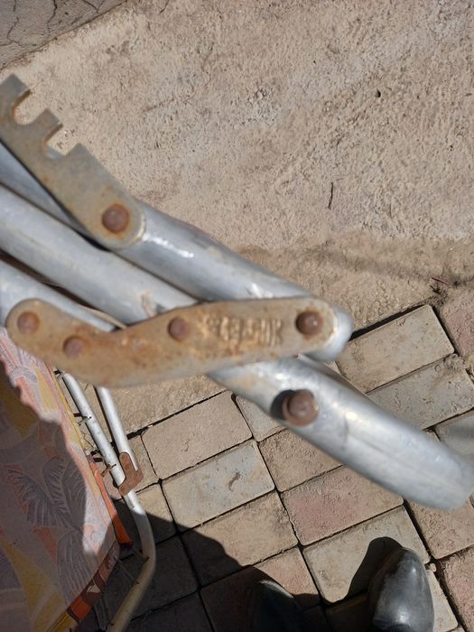 Ағаштан емес баска