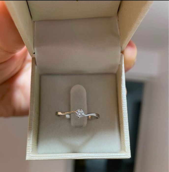 Inel aAur alb 18k cu diamnat