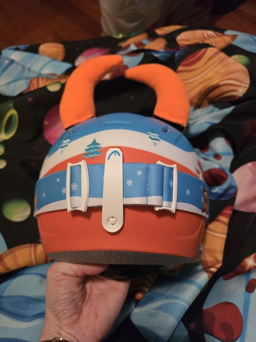 Детска каска и маска за ски