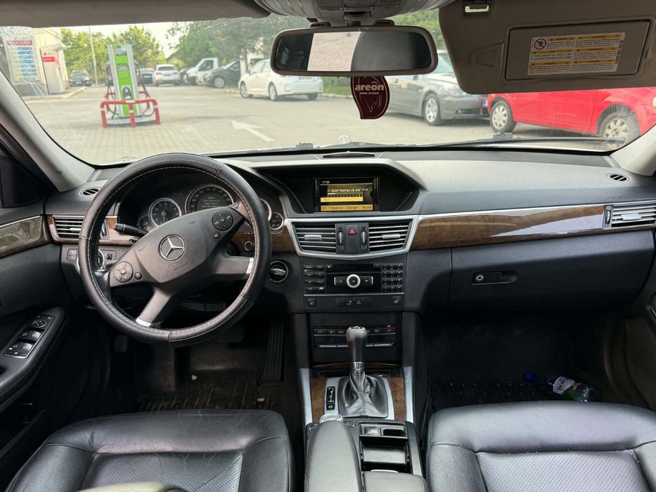 MERCEDES-BENZ E-Class 2011 — imagine 4