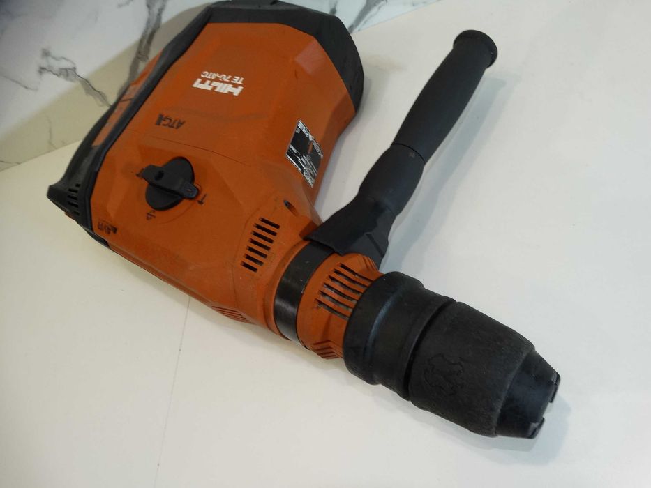 2025 - Hilti TE 70 ATC / AVR - Мощна ударо пробивна машина
