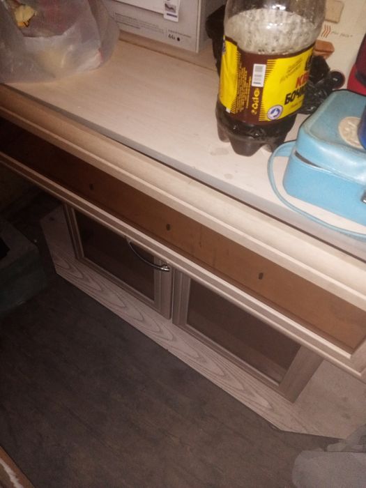 Продаю тумба под телевизор 32 диогональ