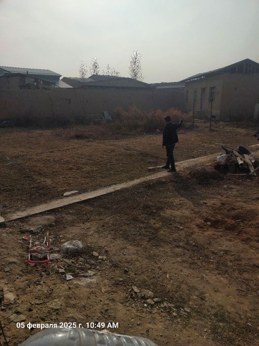 Nazarbek Tekstilda 8 sotik yer sotiladi