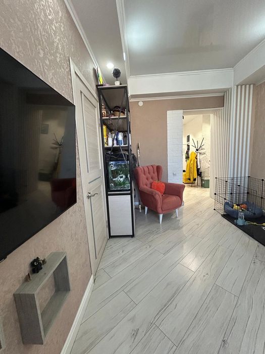 3- комнатная " сталинка" с ремонтом