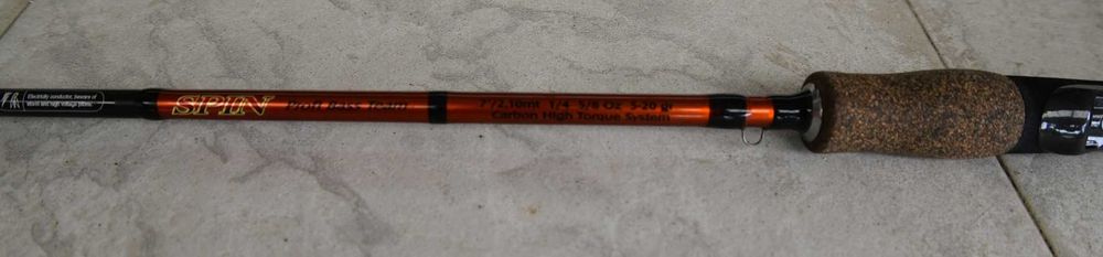 Lanseta spinning AWA SHIMA Black Dog