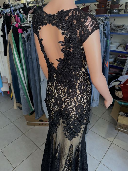 Официална рокля