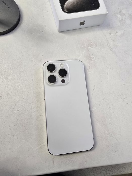iPhone 15 Pro Alb Impecabil baterie 90%
