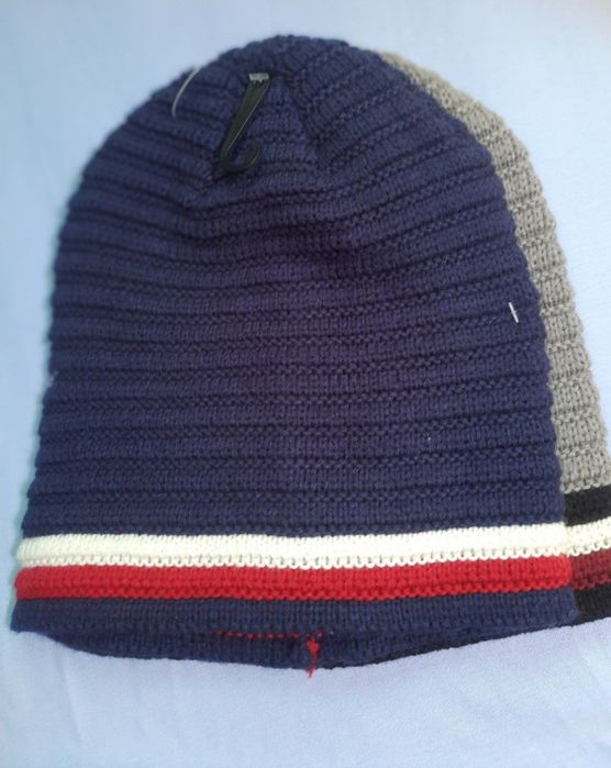 Универсальные шапочки по распродаже