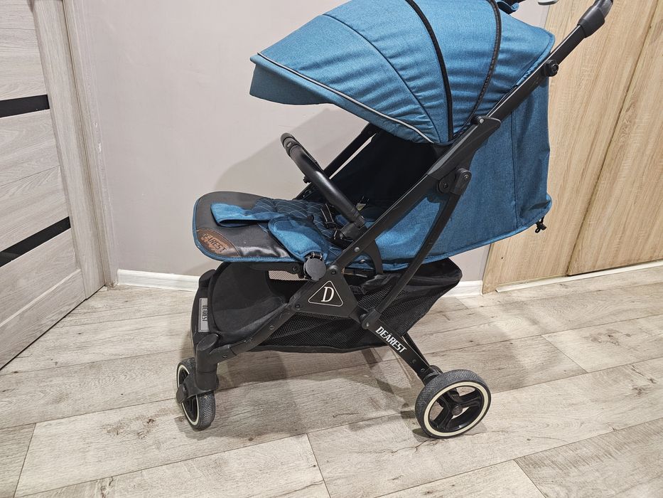 Продаётся прогулочная  коляска