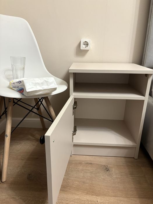 Тумбочка прикроватная