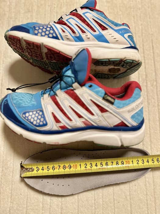 Adidasi Salomon cu GoreTex