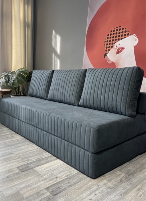 Бескаркасный диван