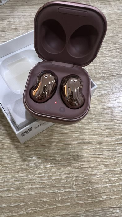 Наушники Samsung Buds Live