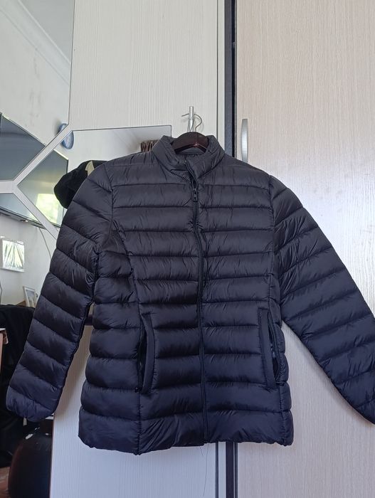 Продам женскую куртку