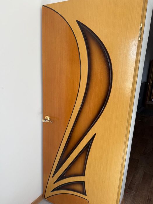 есік сатылады.