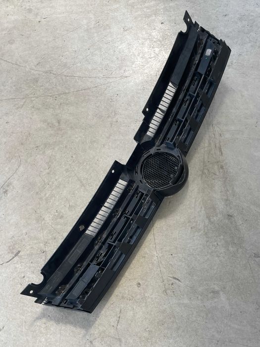 Grila centrala cu defect Vw Touareg 7P hybrid cod 7P6853651