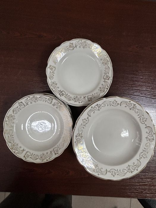 Столовую посуду продам