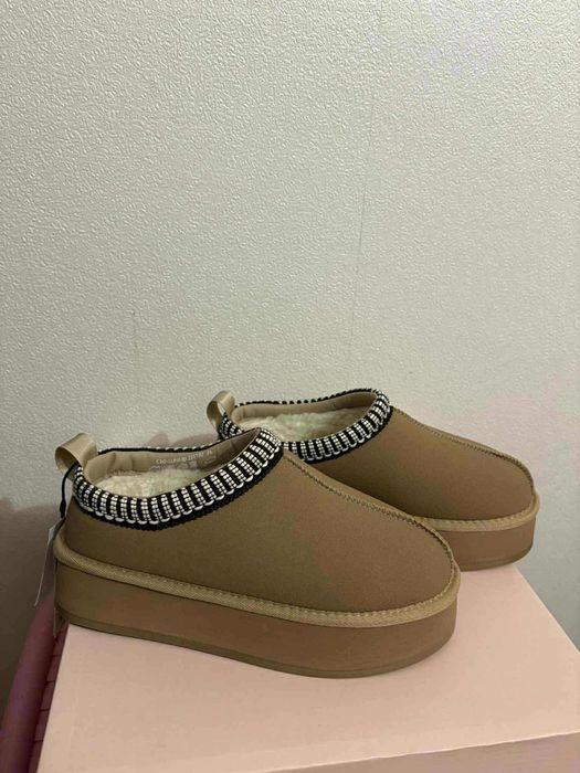 Чисто нови обувки от ССС - размер 36 (отговарят на 37/38)