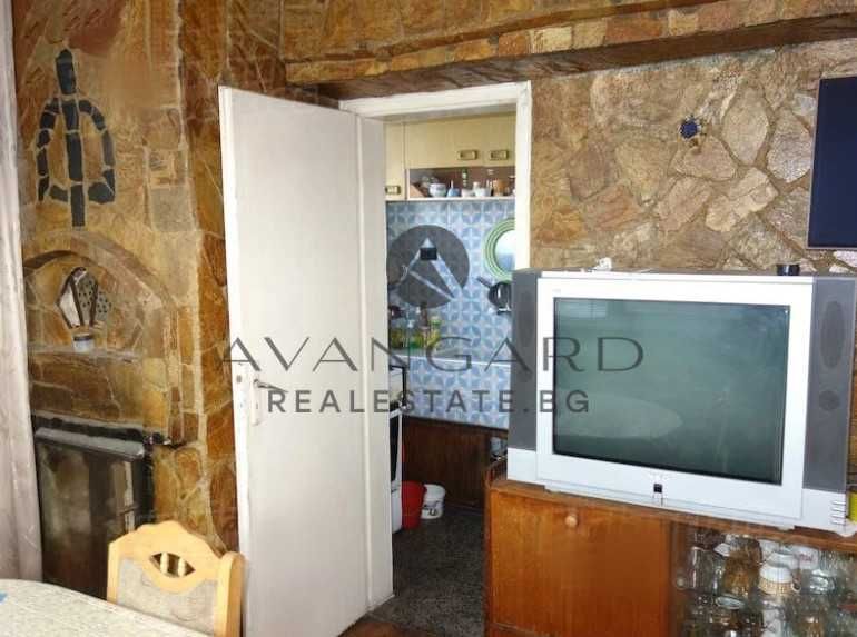 оф.23365 Етаж от къща/ Прослав