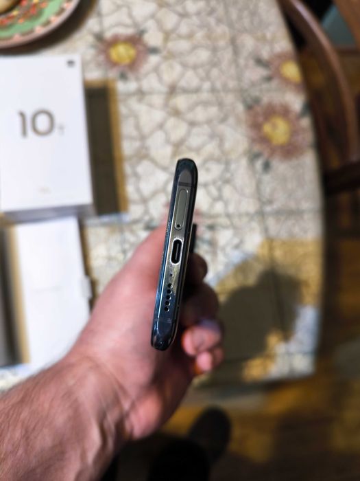 Продавам смартфон Xiaomi MI 10T