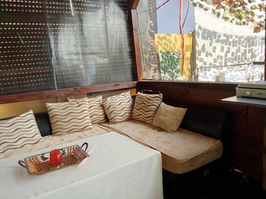 Дава под наем бунгало в Кариани до Канзас - 2500 евро/год.