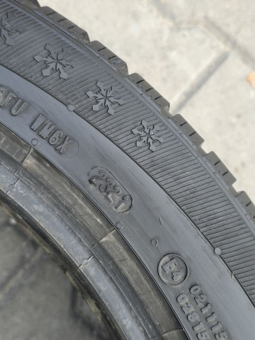 235 45 18 General еденичка