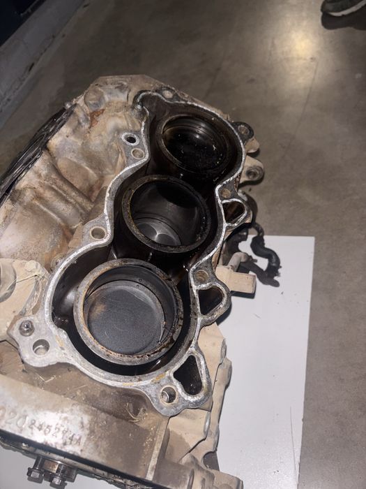 Блок двигателя vq20