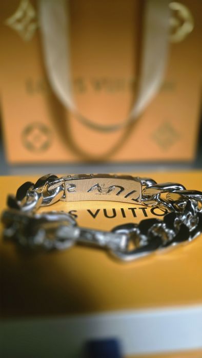 Louis vuitton мъжка гривна