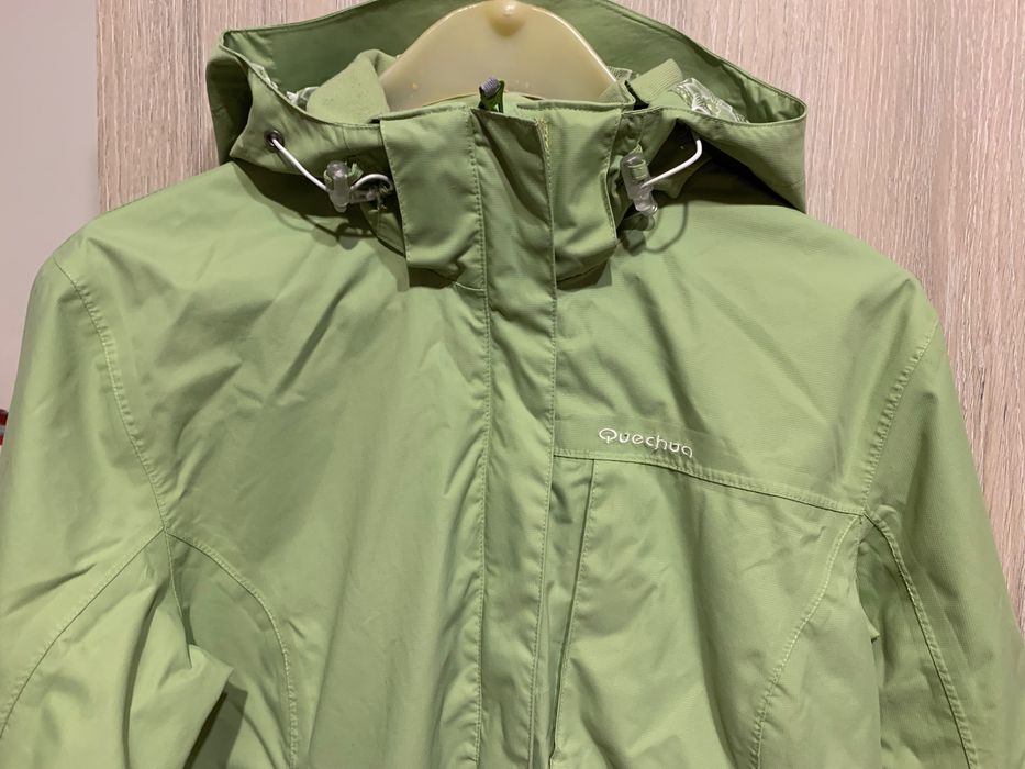 Дамско непромокаемо яке Quechua, M