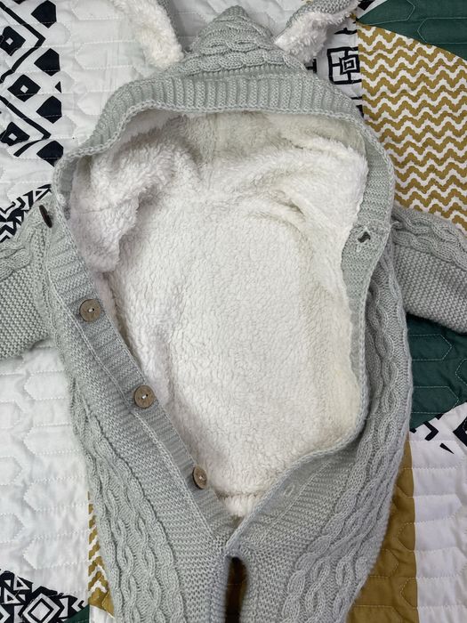 Детский вязаный комбинезон