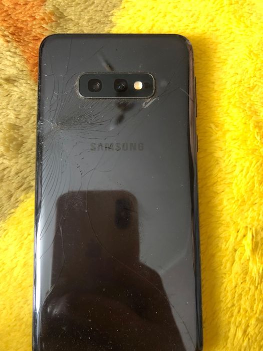 Продам самсунг Samsung s10e!