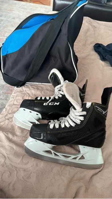 Продам коньки для занятия хоккем