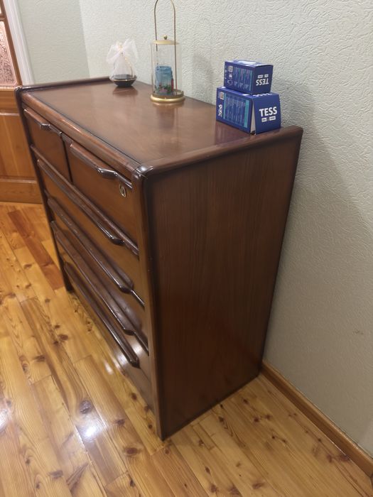 Комод из натурального дерева