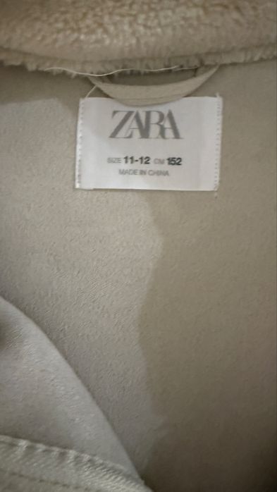 Geaca Zara marime 152 / 11-12 ani