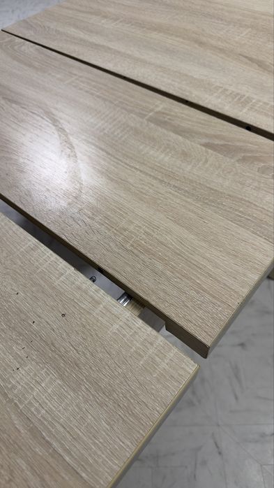 Продам стол раздвижной и 3-4 стула