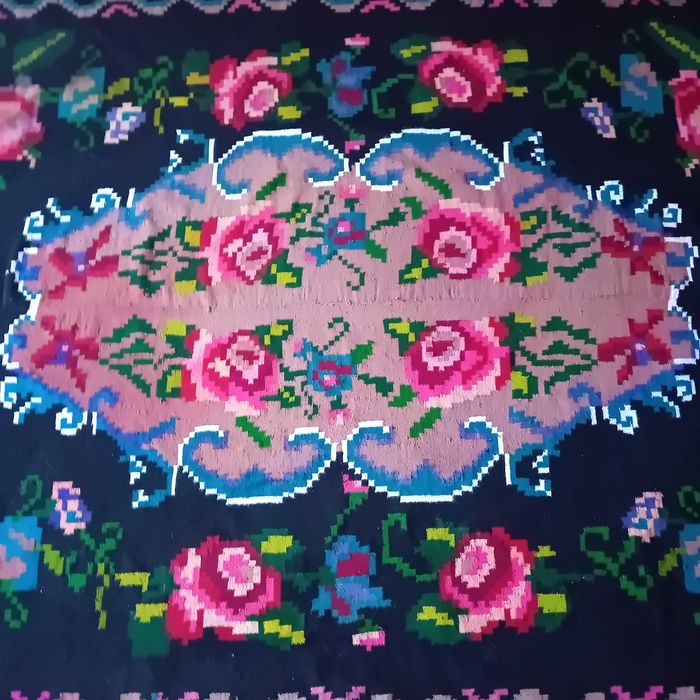 Covor din lana cu model traditional